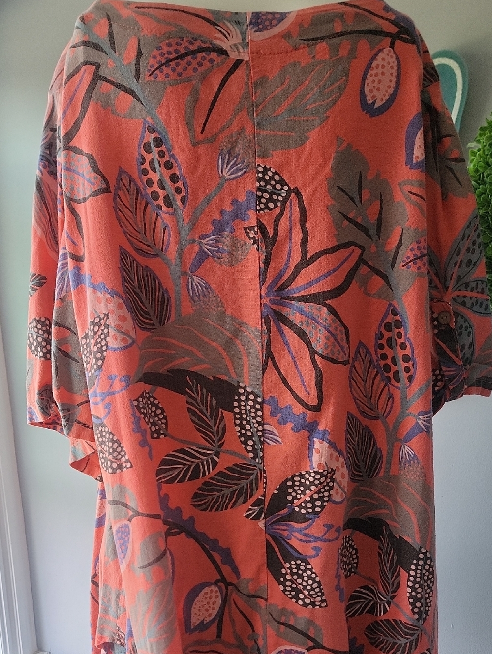 Women’s Floral V-Neck Tunic Top in Coral - Picture 10 of 12